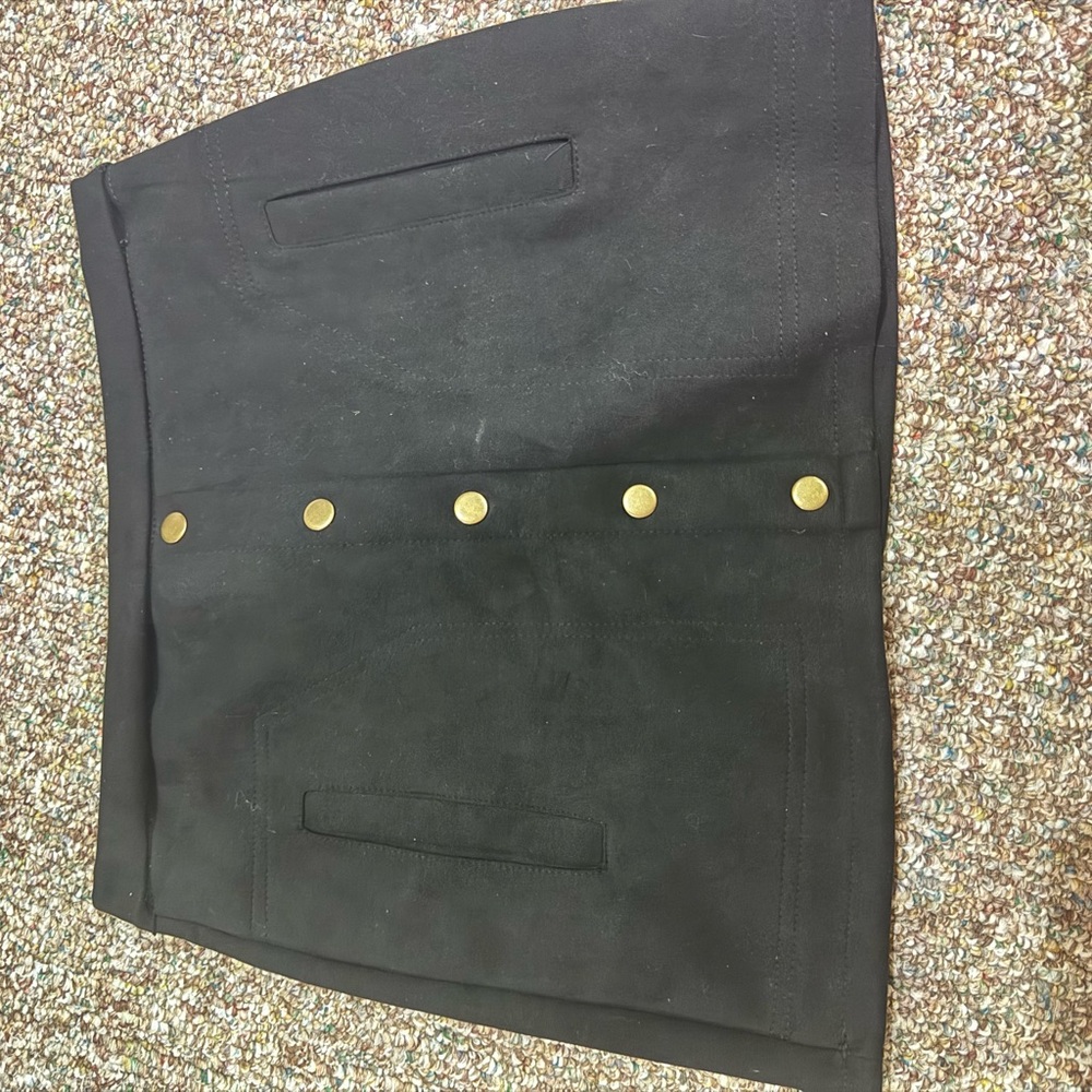 Vesti Black and Gold Mini A-line Skirt for Casual